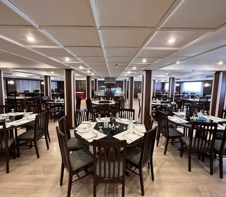 Hapi 5 Restaurant — Full Board 2026